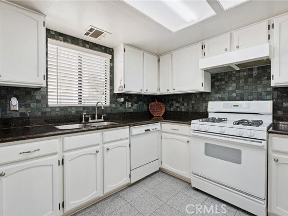 14325 Foothill Boulevard 34, Sylmar (los Angeles) CA 91342