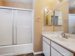 14325 Foothill Boulevard 34, Sylmar (los Angeles) CA 91342