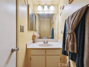 14325 Foothill Boulevard 34, Sylmar (los Angeles) CA 91342