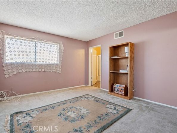 14325 Foothill Boulevard 34, Sylmar (los Angeles) CA 91342