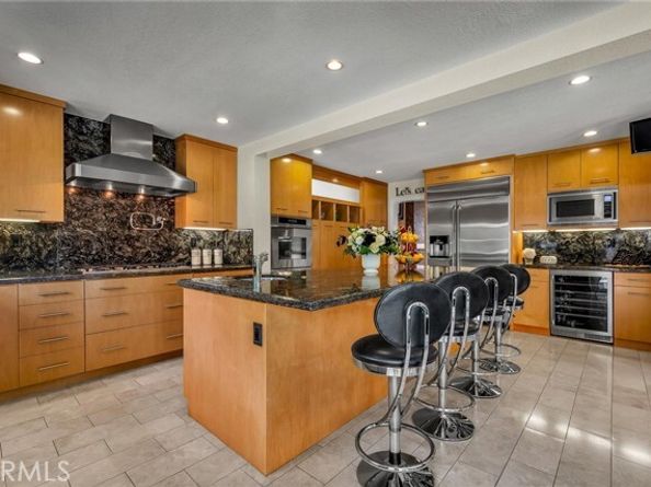 7156 Castle Peak, West Hills (los Angeles) CA 91307