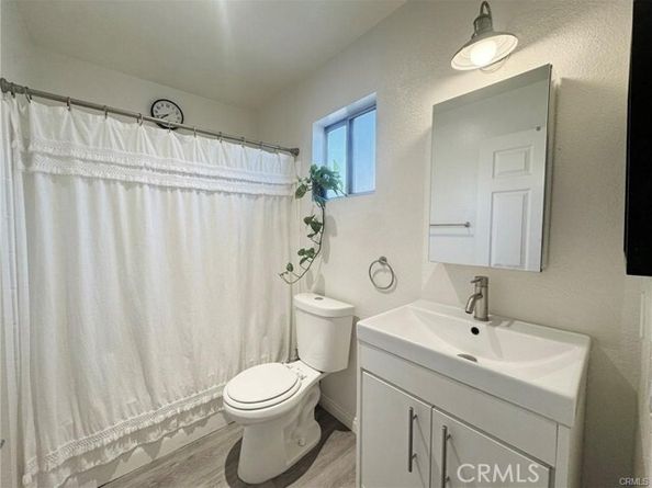 13801 Oxnard Street 206, Los Angeles CA 91401