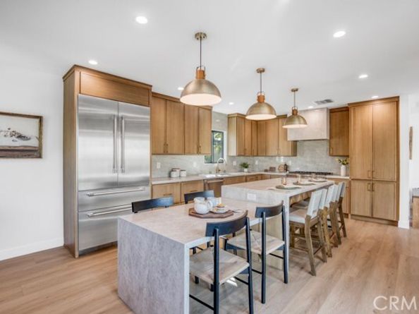 7932 Woodlake, West Hills (los Angeles) CA 91304