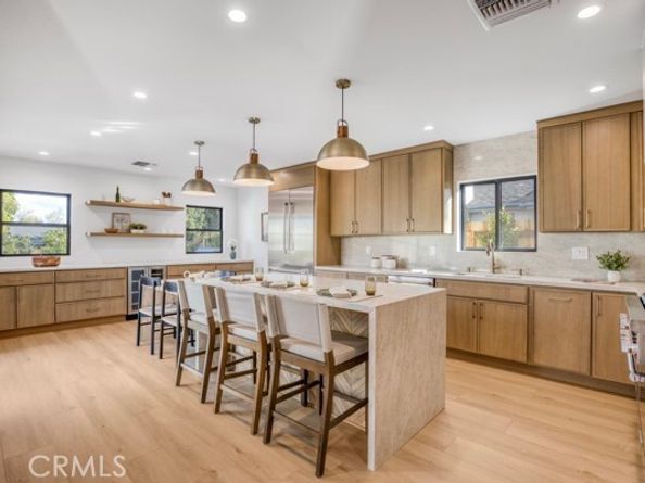 7932 Woodlake, West Hills (los Angeles) CA 91304