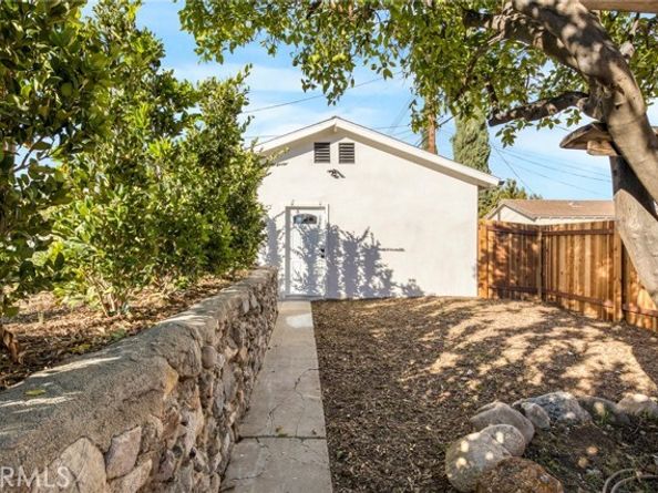 7932 Woodlake, West Hills (los Angeles) CA 91304