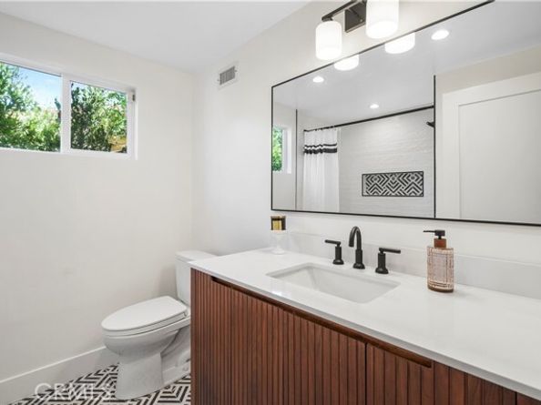 17177 Superior St, Northridge (los Angeles) CA 91325