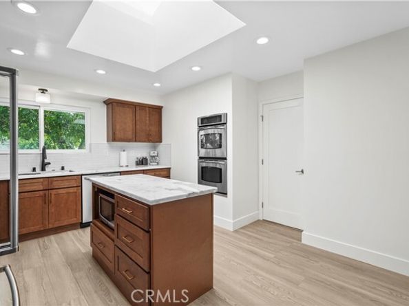 17177 Superior St, Northridge (los Angeles) CA 91325