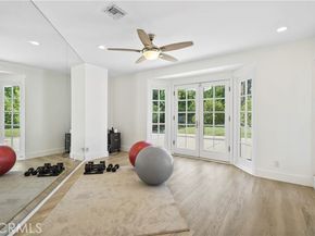 17177 Superior St, Northridge (los Angeles) CA 91325