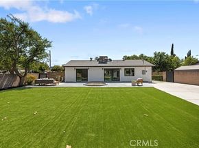 23701 Sylvan Street, Woodland Hills (los Angeles) CA 91367