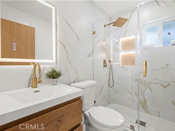 23701 Sylvan Street, Woodland Hills (los Angeles) CA 91367
