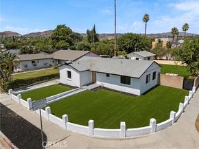 23701 Sylvan Street, Woodland Hills (los Angeles) CA 91367