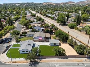23701 Sylvan Street, Woodland Hills (los Angeles) CA 91367