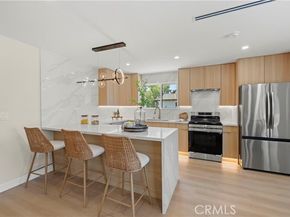 23701 Sylvan Street, Woodland Hills (los Angeles) CA 91367