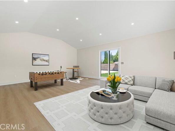 23701 Sylvan Street, Woodland Hills (los Angeles) CA 91367