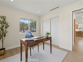 23701 Sylvan Street, Woodland Hills (los Angeles) CA 91367