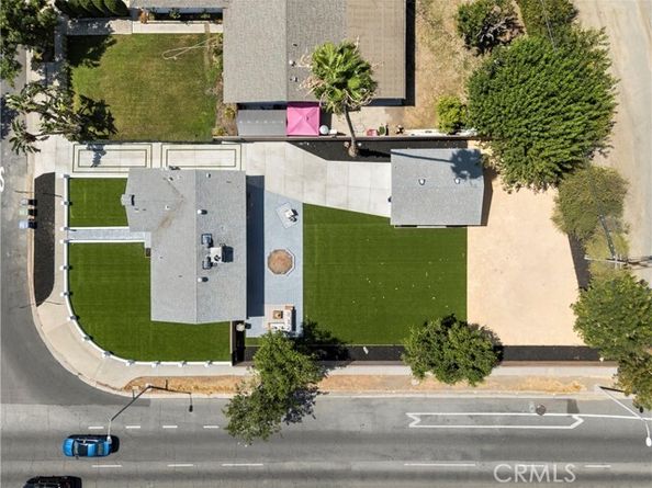 23701 Sylvan Street, Woodland Hills (los Angeles) CA 91367