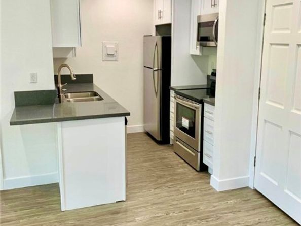 18307 Burbank Boulevard 231, Tarzana (los Angeles) CA 91356