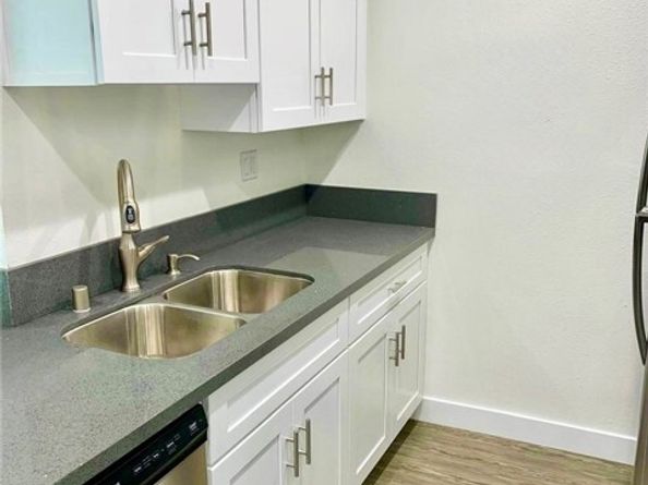 18307 Burbank Boulevard 231, Tarzana (los Angeles) CA 91356