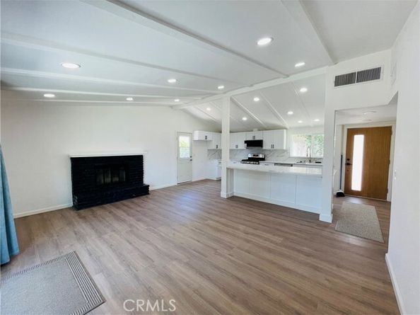18726 Gilmore Street, Reseda (los Angeles) CA 91335