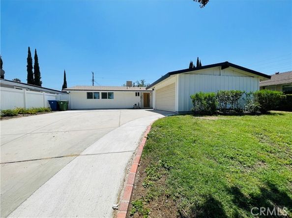 18726 Gilmore Street, Reseda (los Angeles) CA 91335