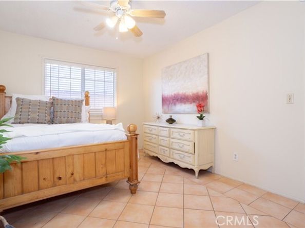 8825 Sophia Avenue, North Hills (los Angeles) CA 91343