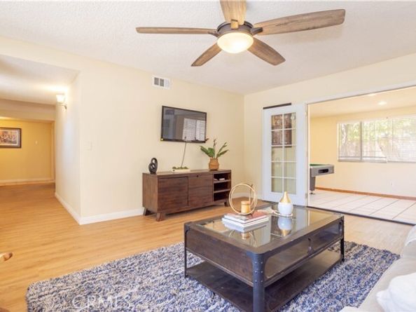 8825 Sophia Avenue, North Hills (los Angeles) CA 91343