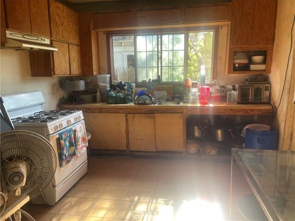 7751 Arvilla Avenue, Sun Valley (los Angeles) CA 91352