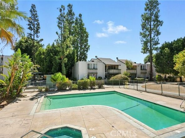 8601 International Avenue 233, Canoga Park (los Angeles) CA 91304