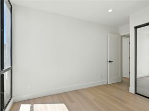 8601 International Avenue 233, Canoga Park (los Angeles) CA 91304