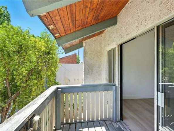 8601 International Avenue 233, Canoga Park (los Angeles) CA 91304