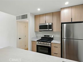 8601 International Avenue 233, Canoga Park (los Angeles) CA 91304