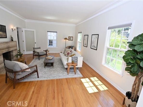 2740 N Beachwood Drive, Hollywood (los Angeles) CA 90068