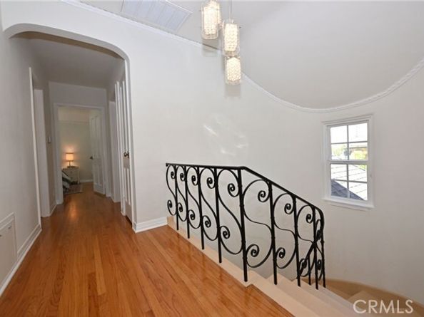 2740 N Beachwood Drive, Hollywood (los Angeles) CA 90068