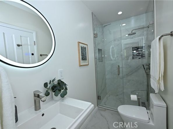 2740 N Beachwood Drive, Hollywood (los Angeles) CA 90068