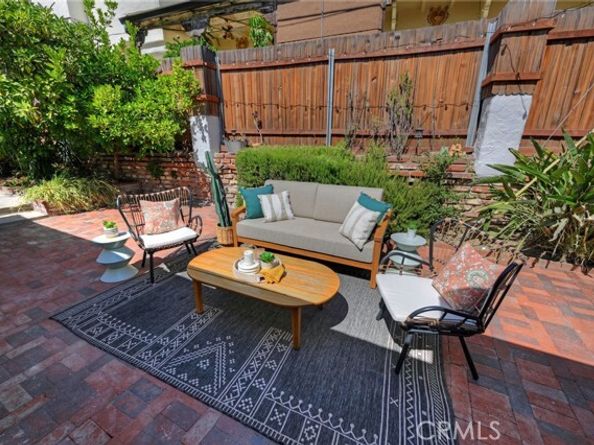 2740 N Beachwood Drive, Hollywood (los Angeles) CA 90068