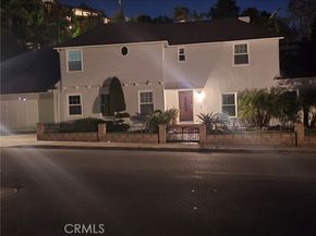 2740 N Beachwood Drive, Hollywood (los Angeles) CA 90068