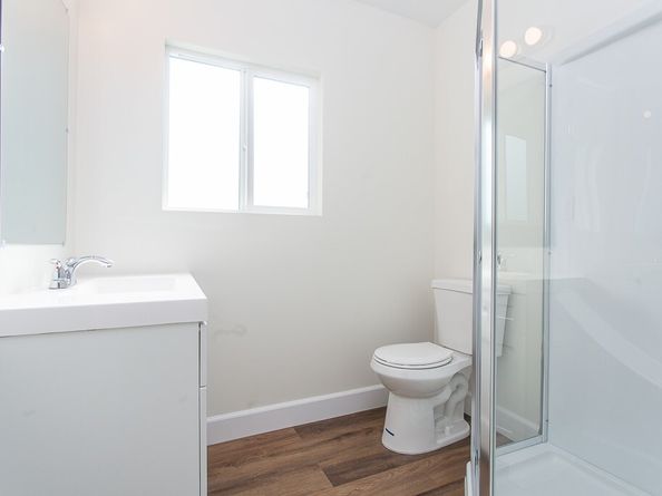 21511 Bassett Street, Canoga Park (los Angeles) CA 91303