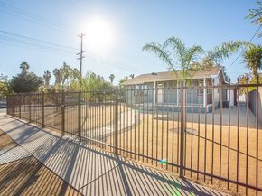21511 Bassett Street, Canoga Park (los Angeles) CA 91303
