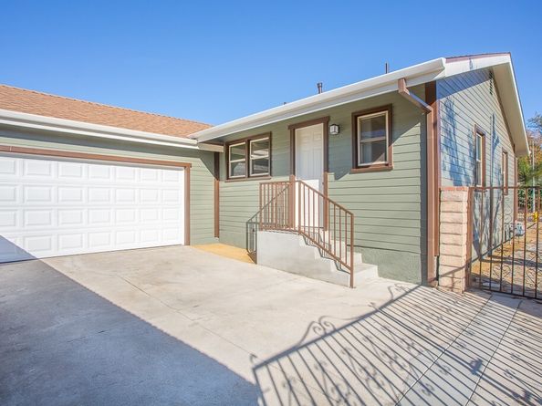 21511 Bassett Street, Canoga Park (los Angeles) CA 91303
