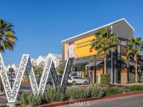 21511 Bassett Street, Canoga Park (los Angeles) CA 91303