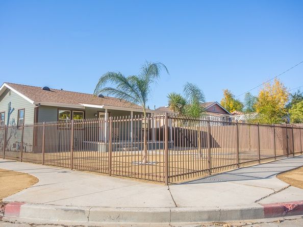 21511 Bassett Street, Canoga Park (los Angeles) CA 91303