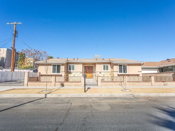 21511 Bassett Street, Canoga Park (los Angeles) CA 91303