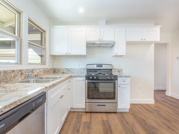 21511 Bassett Street, Canoga Park (los Angeles) CA 91303