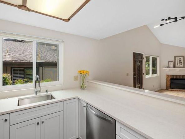 8370 Via Sonoma F, La Jolla (san Diego) CA 92037