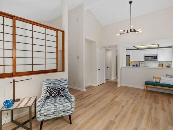 8370 Via Sonoma F, La Jolla (san Diego) CA 92037
