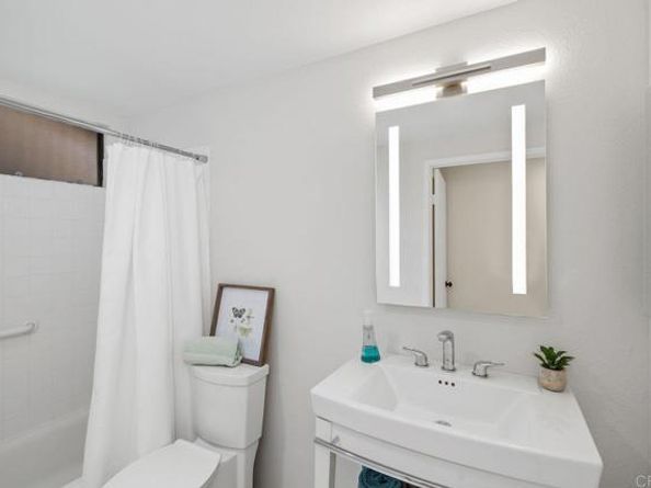8370 Via Sonoma F, La Jolla (san Diego) CA 92037