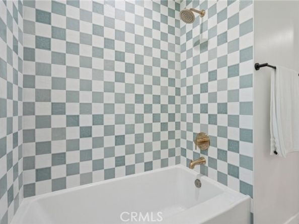 7020 Encino Avenue, Van Nuys (los Angeles) CA 91406