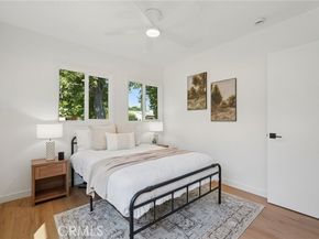 7020 Encino Avenue, Van Nuys (los Angeles) CA 91406
