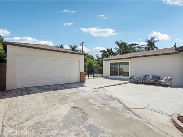 7020 Encino Avenue, Van Nuys (los Angeles) CA 91406