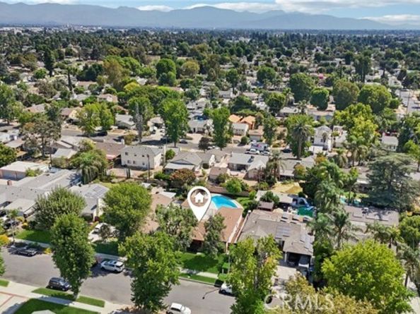 7020 Encino Avenue, Van Nuys (los Angeles) CA 91406
